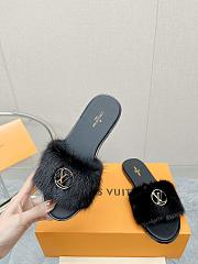Bagsaaa Louis Vuitton Fur Black Slides - 6