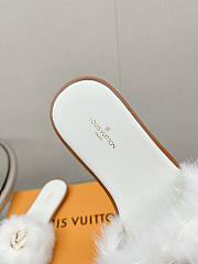 	 Bagsaaa Louis Vuitton Fur White Slides - 6