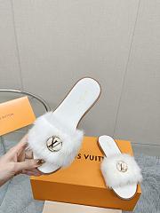 	 Bagsaaa Louis Vuitton Fur White Slides - 5