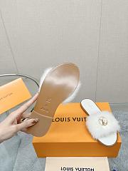 	 Bagsaaa Louis Vuitton Fur White Slides - 3
