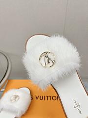 	 Bagsaaa Louis Vuitton Fur White Slides - 4