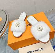 	 Bagsaaa Louis Vuitton Fur White Slides - 1