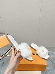 	 Bagsaaa Louis Vuitton Fur White Slides - 2
