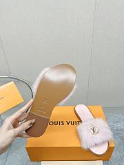 	 Bagsaaa Louis Vuitton Fur Light Pink Slides - 5