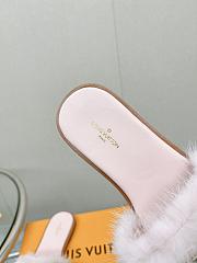 	 Bagsaaa Louis Vuitton Fur Light Pink Slides - 2