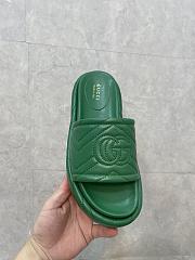 	 Bagsaaa Gucci Interlocking G Slides Green - 5
