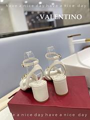 	 Bagsaaa Valentino White Sandals - 3