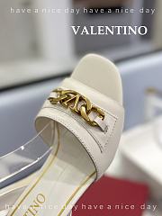 	 Bagsaaa Valentino White Sandals - 2