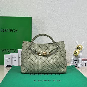 	 Bagsaaa Bottega Veneta Andiamo Medium light green leather tote bag - 19*25*10.5cm