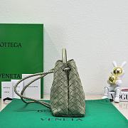 	 Bagsaaa Bottega Veneta Andiamo Medium light green leather tote bag - 19*25*10.5cm - 5
