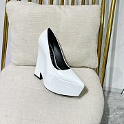 	 Bagsaaa Versace White Leather Heel - 4