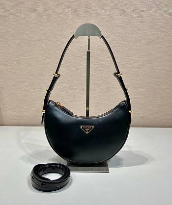 	 Bagsaaa Prada Black Leather shoulder bag - 22.5*18.5*6.5cm