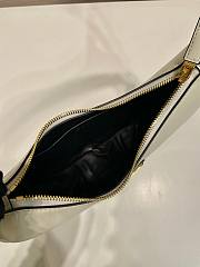 	 Bagsaaa Prada White Leather shoulder bag - 22.5*18.5*6.5cm - 2