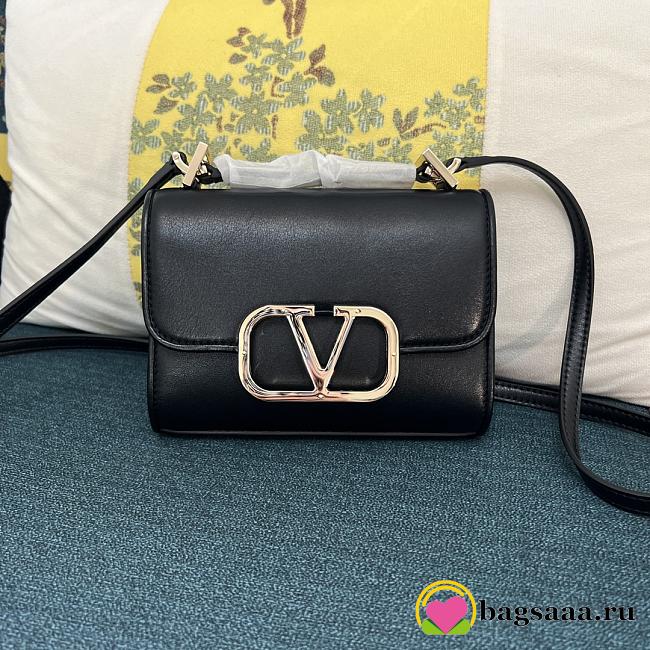 Bagsaaa Valentino Garavani small VLogo Type shoulder black bag - 18x13x5cm - 1