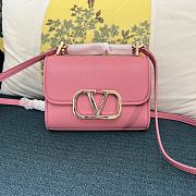 	 Bagsaaa Valentino Garavani small VLogo Type shoulder light pink bag - 18x13x5cm - 1