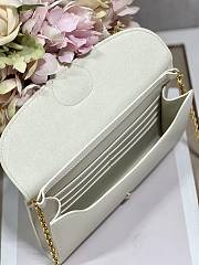 	 Bagsaaa Dior Bobby Wallet on Chain East West White - 21.5×12×4cm - 5