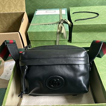 Bagsaaa Gucci Shoulder black bag with tonal Double G - 23.5x 15.5x 8cm