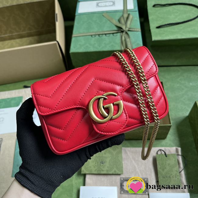 Bagsaaa Gucci GG Marmont Matelassé Leather Super Mini Red Bag - 16.5x 10x 4.5cm - 1