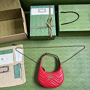Bagsaaa Gucci GG Marmont matelassé red leather mini bag - 21.5x 11x 5cm - 4