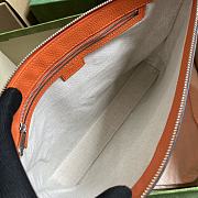 	 Bagsaaa Gucci GG embossed messenger bag in orange leather - 31x 24.5x 5cm - 5