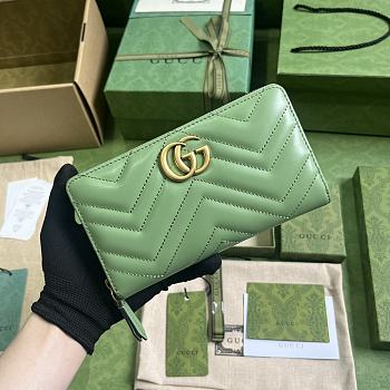 Bagsaaa Gucci GG Marmont matelassé zip wallet sage green - 19 x 10.5 x 2cm