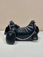 Bagsaaa Prada Padded nappa-leather Prada Re-Edition 2005 black shoulder bag - 22*18*6.5cm - 1