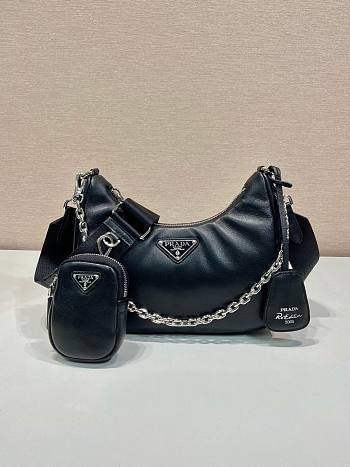 Bagsaaa Prada Padded nappa-leather Prada Re-Edition 2005 black shoulder bag - 22*18*6.5cm