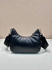 Bagsaaa Prada Padded nappa-leather Prada Re-Edition 2005 black shoulder bag - 22*18*6.5cm - 4