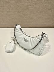 	 Bagsaaa Prada Padded nappa-leather Prada Re-Edition 2005 white shoulder bag - 22*18*6.5cm - 2