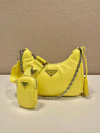 	 Bagsaaa Prada Padded nappa-leather Prada Re-Edition 2005 yellow shoulder bag - 22*18*6.5cm