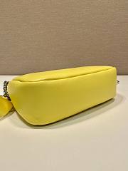 	 Bagsaaa Prada Padded nappa-leather Prada Re-Edition 2005 yellow shoulder bag - 22*18*6.5cm - 6
