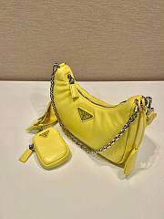 	 Bagsaaa Prada Padded nappa-leather Prada Re-Edition 2005 yellow shoulder bag - 22*18*6.5cm - 2