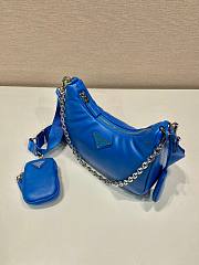 	 Bagsaaa Prada Padded nappa-leather Prada Re-Edition 2005 blue shoulder bag - 22*18*6.5cm - 4