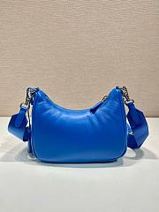 	 Bagsaaa Prada Padded nappa-leather Prada Re-Edition 2005 blue shoulder bag - 22*18*6.5cm - 2