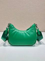 	 Bagsaaa Prada Padded nappa-leather Prada Re-Edition 2005 green shoulder bag - 22*18*6.5cm - 2