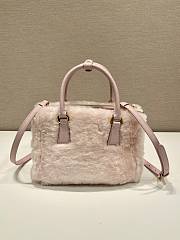 Bagsaaa Prada Galleria shearling mini bag - 20x15x9.5cm - 5