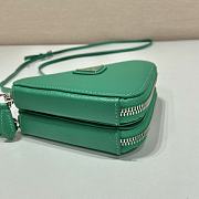 	 Bagsaaa Prada Saffiano leather mini-pouch green - 15x10x5cm - 4