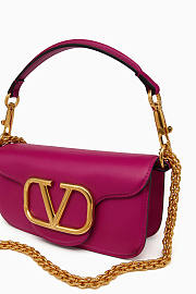 Bagsaaa Valentino Garavani Locò Small Shoulder Bag in darrk pink Leather 20 x 11 x 5 cm - 2