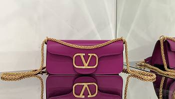 	 Bagsaaa Valentino Garavani Locò Small Shoulder Bag in darrk pink Leather 27x13x6cm