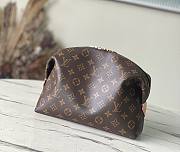 Bagsaaa Louis Vuitton Cosmetic bag Monogram - 27 x 18 x 9 cm - 1