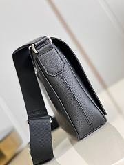 Bagsaaa Louis Vuitton District PM Black Taiga cowhide leather - 26 x 20 x 7 cm - 6