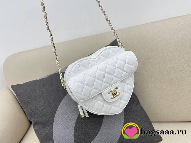 Bagsaaa Chanel White Heart - 18x16.5x6.5cm - 1