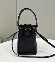 Bagsaaa Fendi Mon Tresor Black leather mini-bag - 18x12x10cm - 5