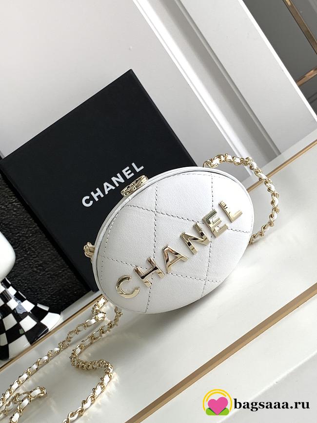 	 Bagsaaa Chanel Round White Lambskin Bag - 8.5x12x6cm - 1
