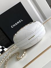 Bagsaaa Chanel Clutch With Chain AP3252 White - 8.5x12x6cm - 5