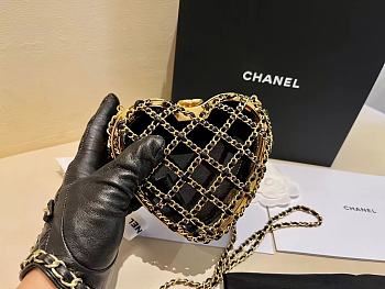 Bagsaaa Chanel HEART MINAUDIERE Lambskin & Gold-Tone Metal Black - 13 × 14 × 3 cm
