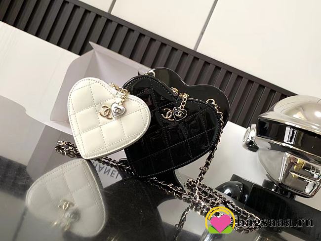 Bagsaaa Chanel Clutch With Chain AP3295 Double Heart - 13.3 × 15 × 2 cm - 1