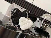 Bagsaaa Chanel CLUTCH WITH CHAIN Patent Calfskin - 13.3 × 15 × 2 cm - 4