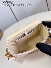 	 Bagsaaa Louis Vuitton Twist Lock XL Epi White Bag - 16.5 x 19 x 8.5 cm - 5