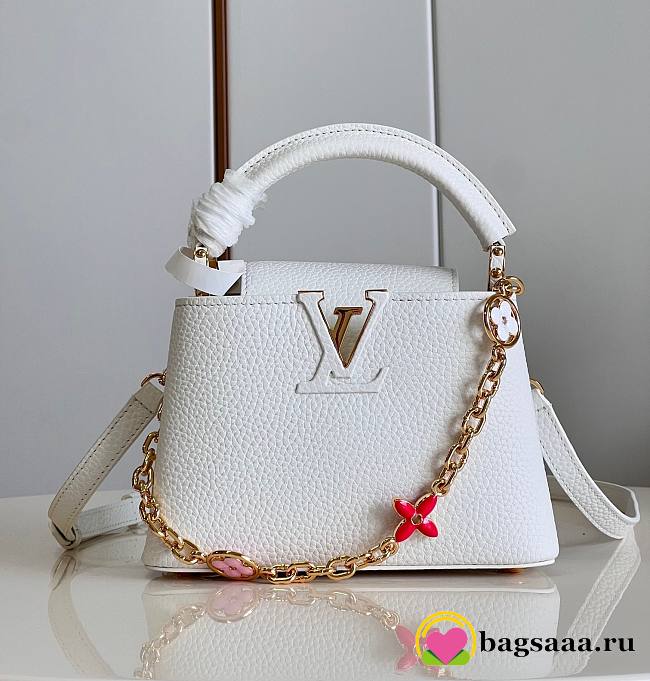 Bagsaaa Louis Vuitton Capucines Mini White Flower Strap - 21 x 14 x 8 cm - 1